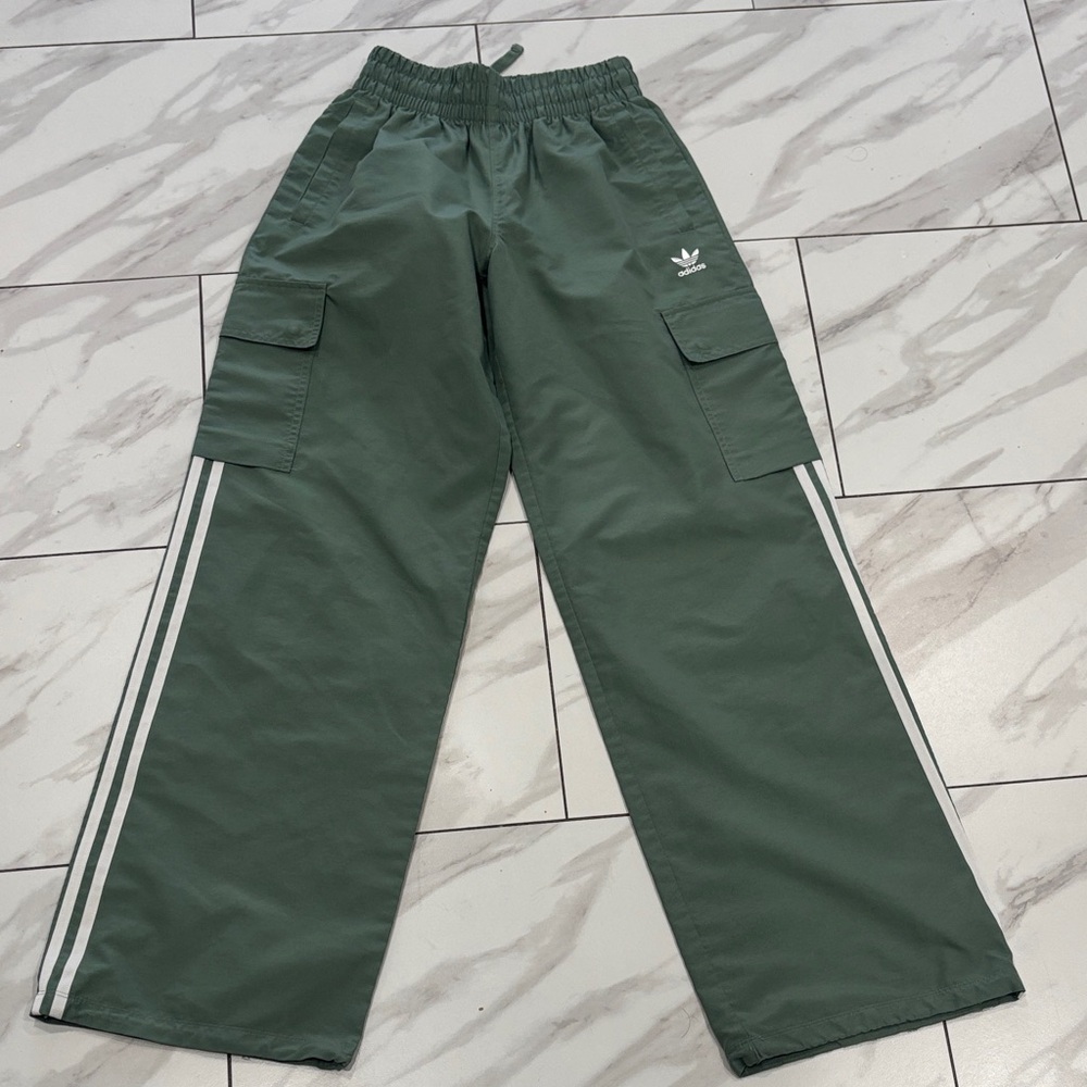 Adidas Kids Olive Cargo Pants - Picture 10 of 10